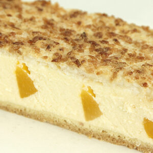 sernik z kokosem i brzoskwinią