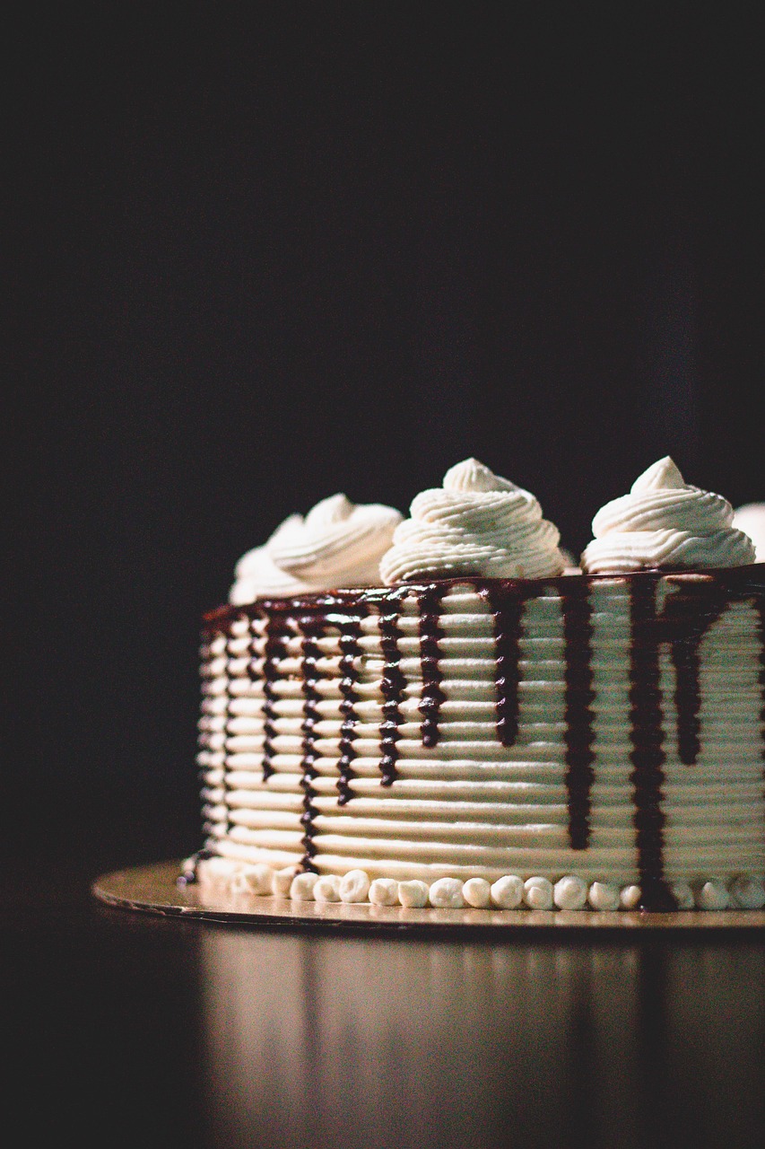 cake, dessert, icing, frosting, cake decoration, bithday cake, cake frosting, bakery, bake, delicious, happy birthday, sweet, tasty, food, food photography