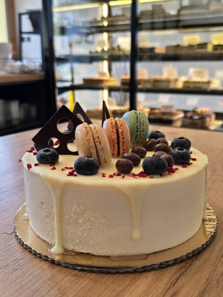 tort biała czekolada